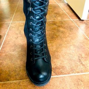 Harley DavidsonLace Up Boot with Inside zipper.